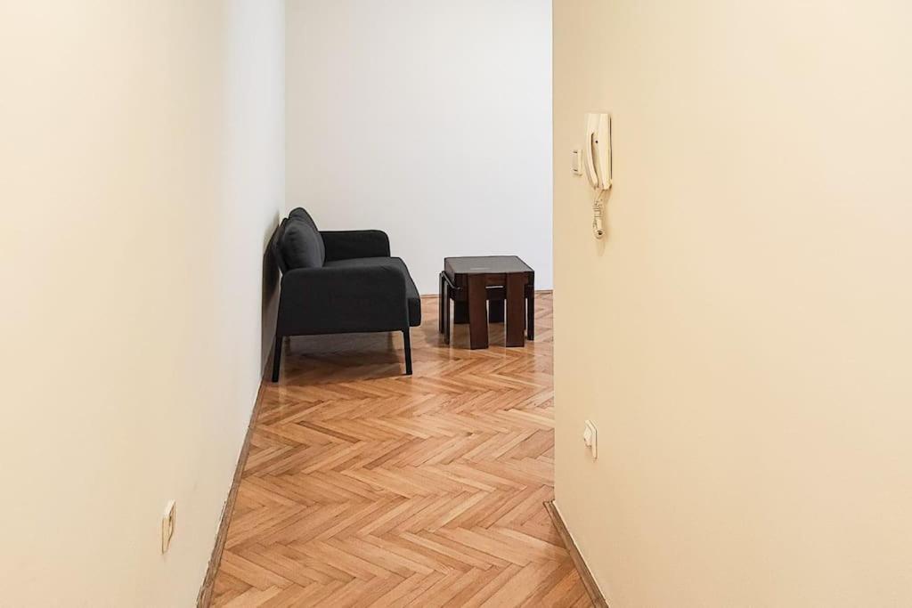 Filinhome Trg Mladenaca Novi Sad Eksteriør billede