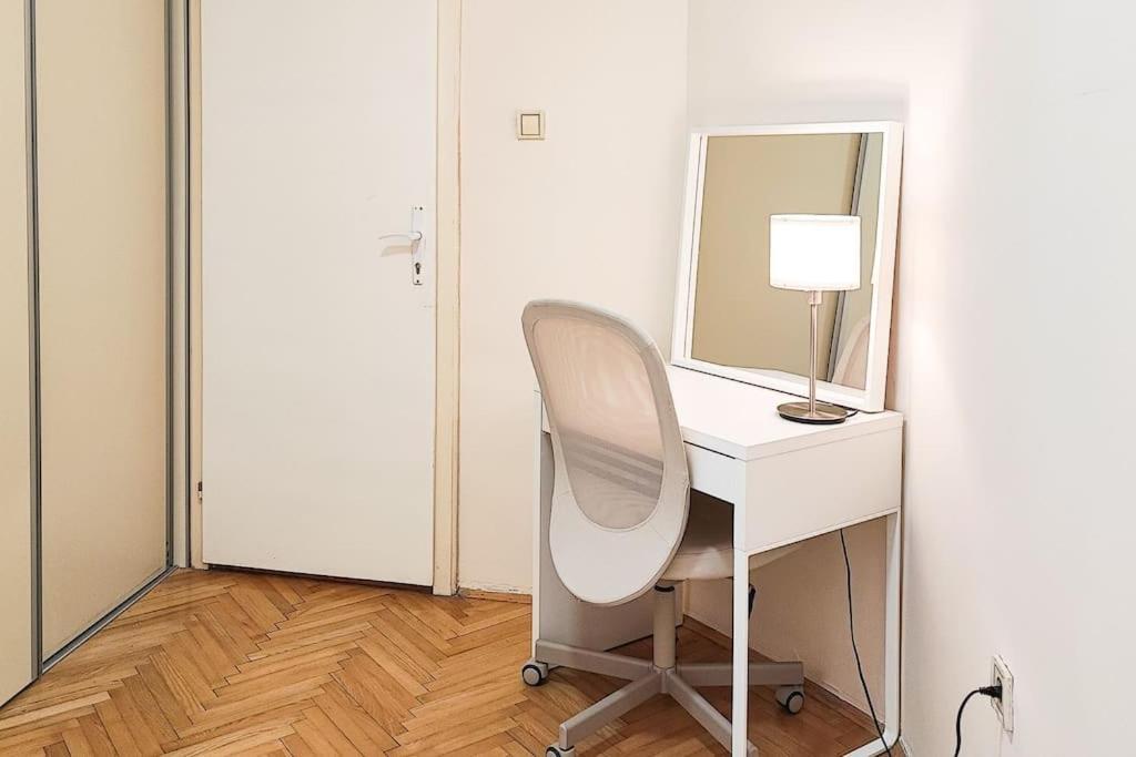 Filinhome Trg Mladenaca Novi Sad Eksteriør billede