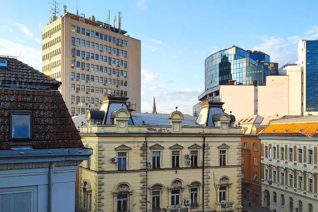 Filinhome Trg Mladenaca Novi Sad Eksteriør billede